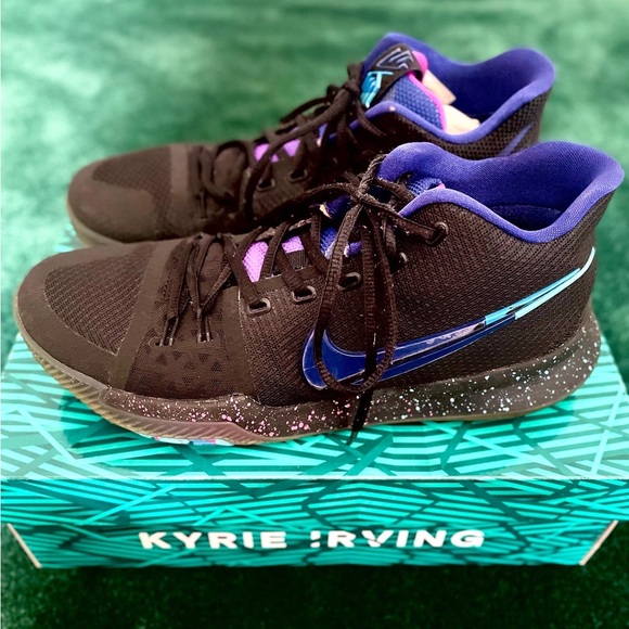 NIKE KYRIE 3 FLIP THE SWITCH, ATHLETIC SNEAKERS GREAT CONDITION IN ORIGINAL BOX. main image 5